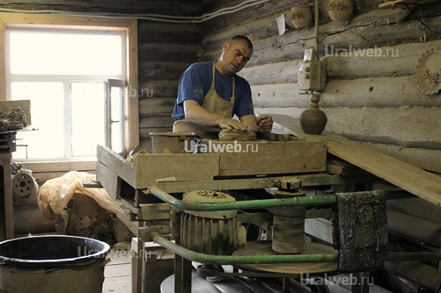 Губернатор распорядился восстановить сгоревшие гончарные мастерские