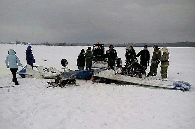 В Ленинградской области столкнулись два самолета: погибли три человека