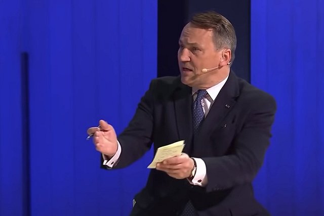 В Польше призвали Запад передать Украине ядерное оружие