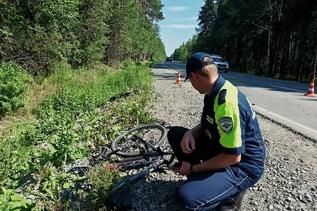 На Урале уснувший за рулем водитель «Лады» сбил группу подростков