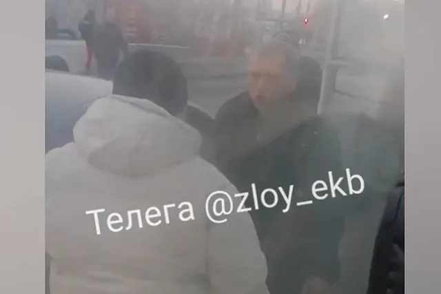 На Уктусе водителя автобуса избили посреди оживлённой дороги