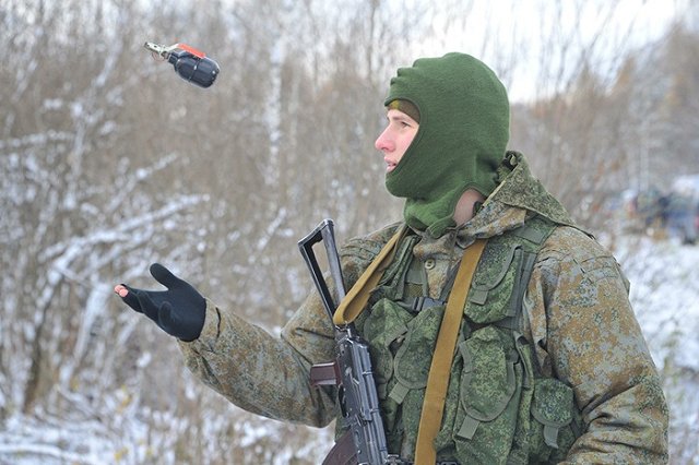 Офицеру, накрывшему собой гранату, отказались давать звание посмертно