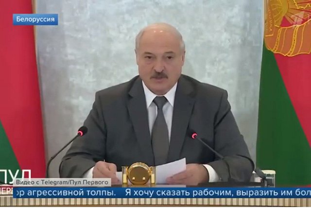 Лукашенко поручил усилить охрану границы и отслеживать передвижения техники НАТО