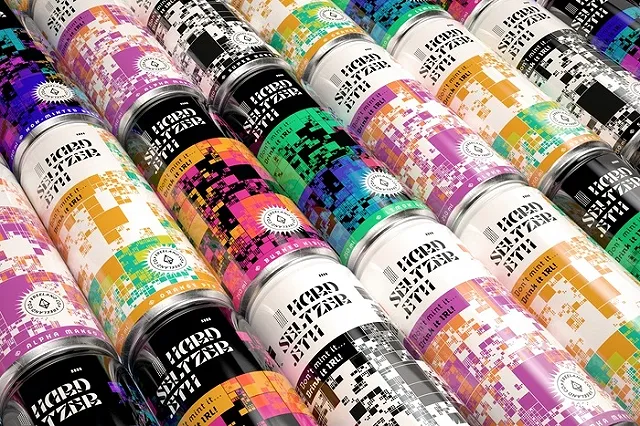 На окраине Екатеринбурга нашли коробки с бракованным сидром