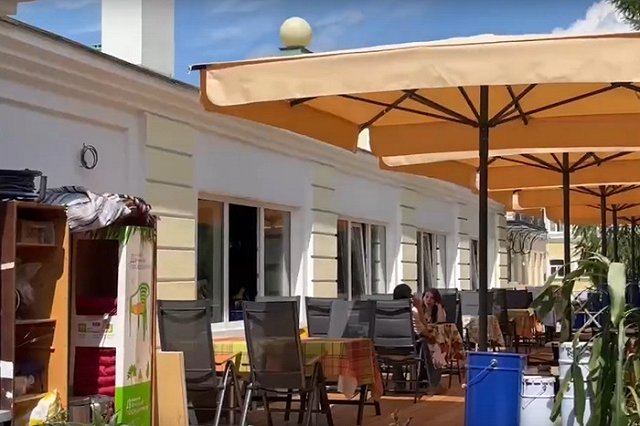 В Екатеринбурге на месте общественного туалета открыли модный бар