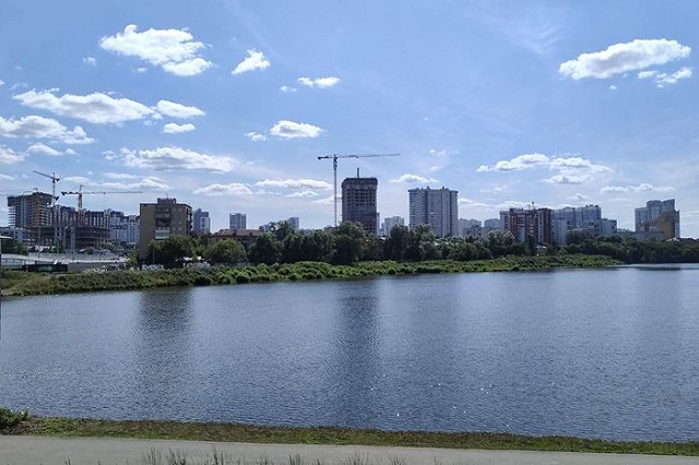 Власти Екатеринбурга представили проект победившей в голосовании набережной Исети и Ольховки