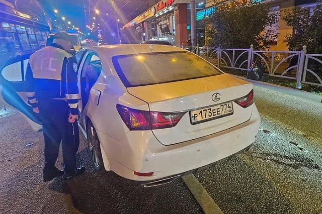 Появились подробности ДТП в центре Екатеринбурга, где машину разорвало на части