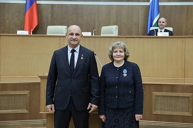 Председателю Законодательного Собрания Свердловской области Людмиле Бабушкиной вручили орден Почета