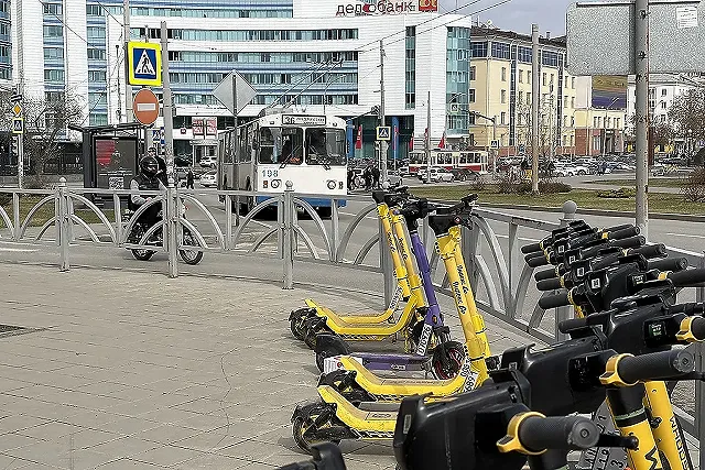 В центре Екатеринбурга 9 мая запретят ездить самокатчикам