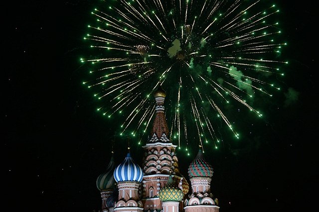 МВД России пересчитало отметивших юбилей Победы на улицах