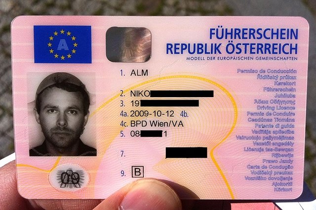 ГИБДД пообещала лишить пастафарианца прав из-за фото в вязаном дуршлаге