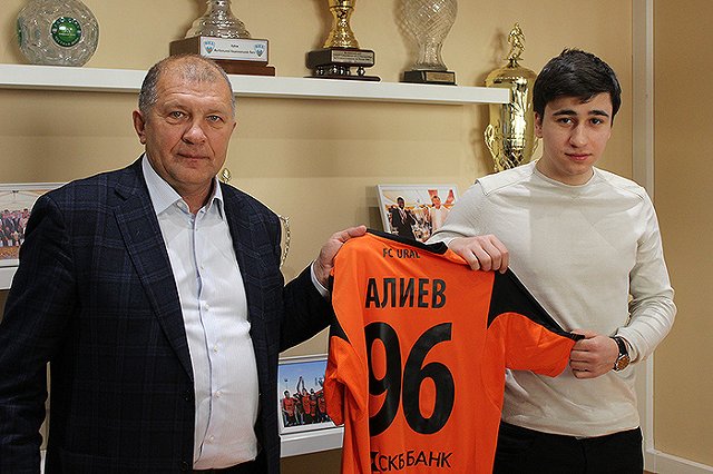 Киберфутболист из Екатеринбурга заключил контракт с ФК «Урал»