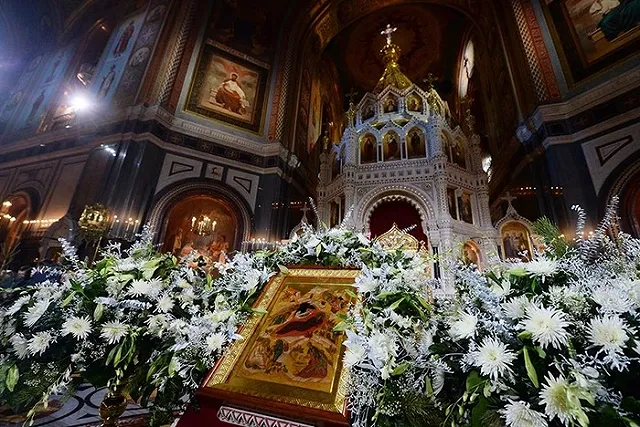 Патриарх Кирилл поздравил верующих с Рождеством Христовым