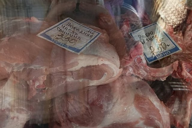 В Екатеринбурге закрыли популярный мясной магазин из-за просроченных продуктов