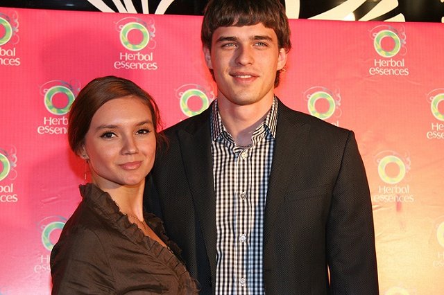 Выпавший из окна Степанов госпитализирован в психиатрическую клинику