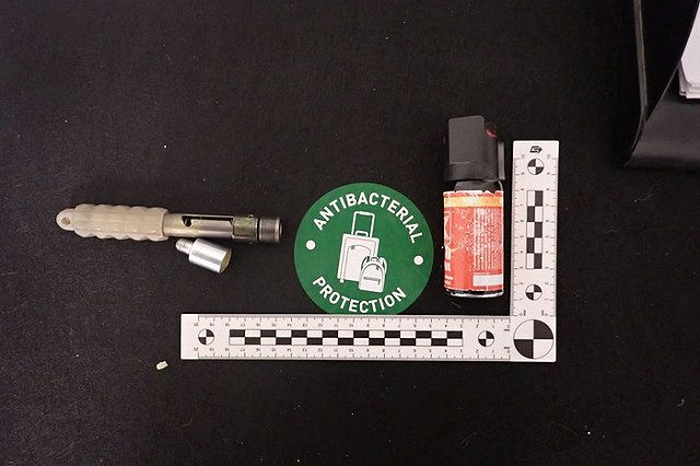 В Екатеринбурге студенты пытались пронести в поезд сигнальный пистолет