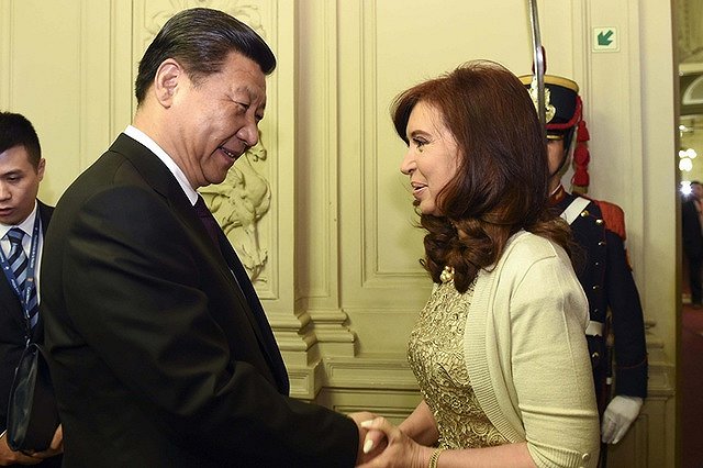 В Екатеринбурге сядет самолет президента Аргентины