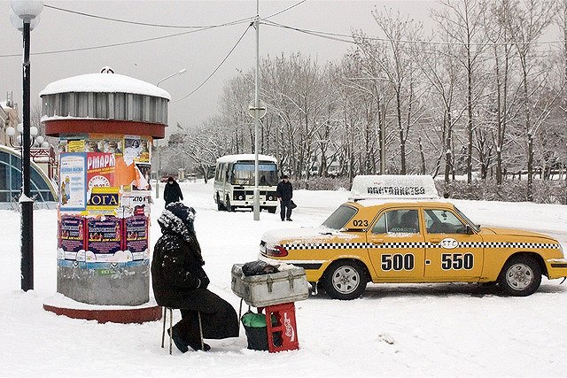В инспекции по труду дали совет при задержке зарплаты: «Иди и таксуй»