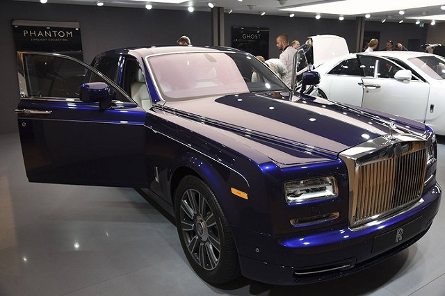 Самая дорогая машина в Челябинске попала в ДТП, пострадал один человек