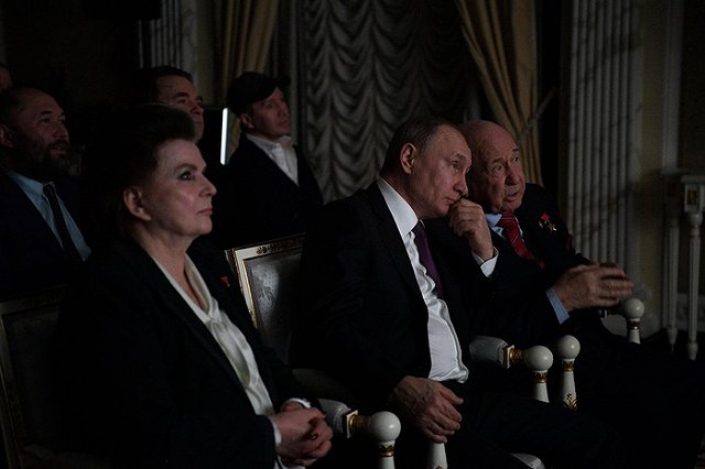 Путин рассказал о двух версиях химатаки в Сирии