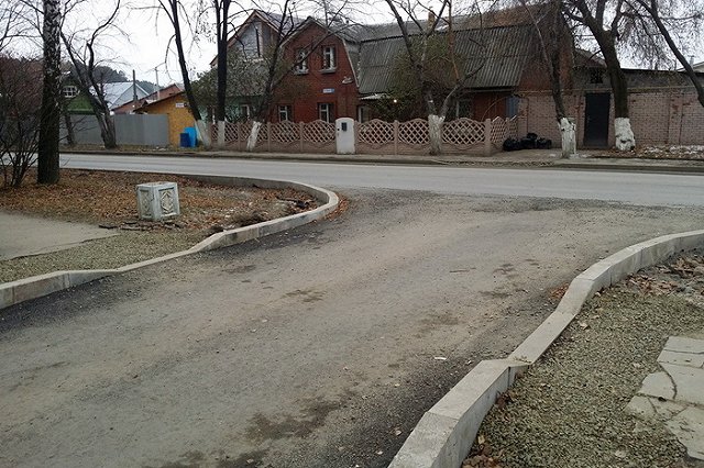 Член ОП уличил мэрию Екатеринбурга в махинациях на закупках бордюра