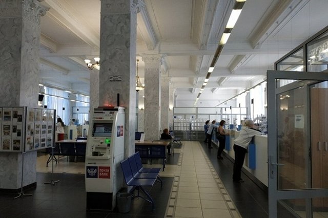 В Екатеринбурге эвакуировали Главпочтамт из-за подозрительной посылки