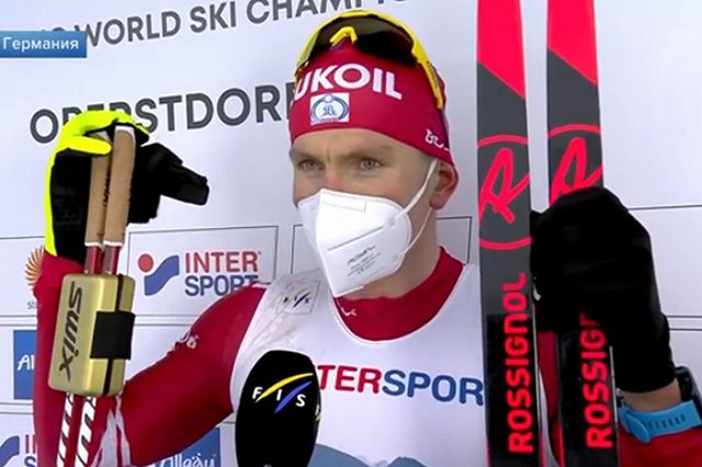 Большунов стал победителем 30-километровой гонки в Италии