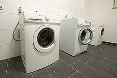 Голый австралиец застрял в стиральной машине