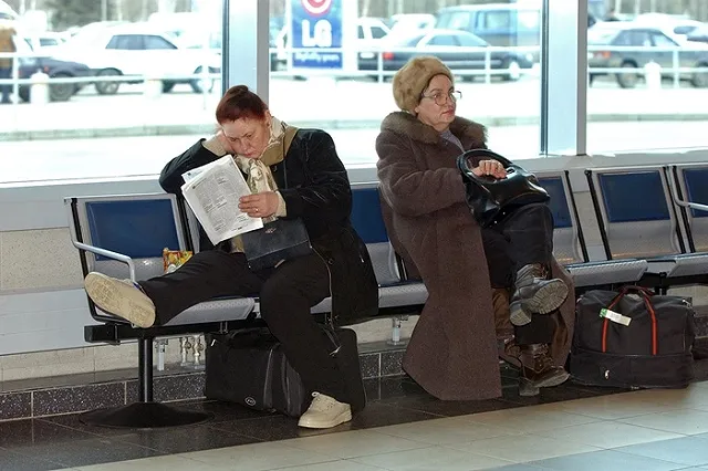 На железнодорожном вокзале Екатеринбурга в зале ожидания ограбили инвалида