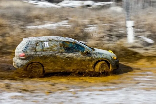 Прокурор Екатеринбурга отправила в мэрию первую претензию по разрушенным дорогам