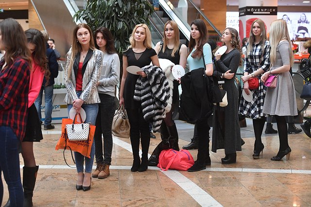 Место в очереди за iPhone X дороже самого гаджета