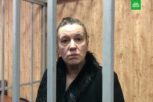 Соседи рассказали о жизни арестованной матери девочки-маугли