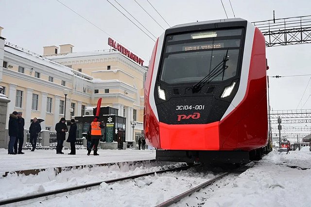 Полностью российский электропоезд «Финист» сломался на выезде из Нижнего Тагила