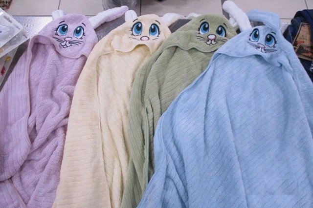 В Кольцово таможенники не дали пассажиру рейса из Турции ввезти чемодан одежды (ФОТО)