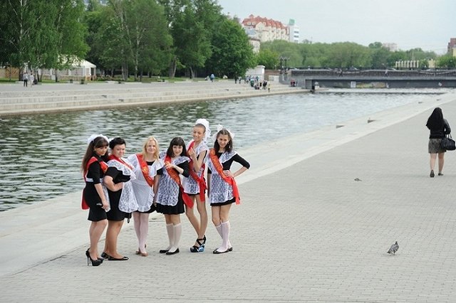 «Есть приказ»: в Академическом запретили иностранные песни на Последнем звонке