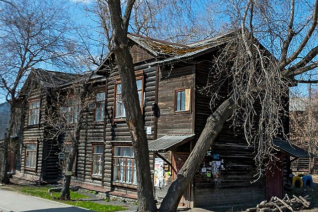 В Екатеринбурге снесут ещё восемь жилых домов на улице Стрелочников