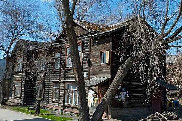 В Екатеринбурге снесут ещё восемь жилых домов на улице Стрелочников