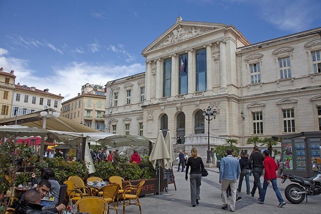 Под русскими виллами в Ницце зашаталась земля