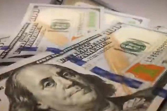 Эксперт предостерег россиян от торговли валютой на черном рынке