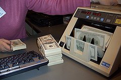 Афериста-мультимиллионера этапируют в Екатеринбург