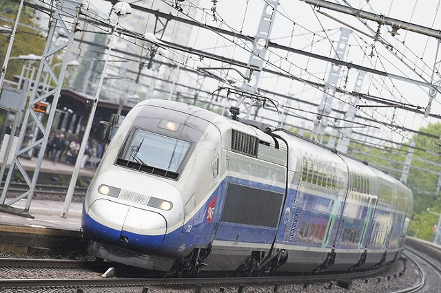 Француз убил жену, примотав ее скотчем к рельсам перед скоростным поездом