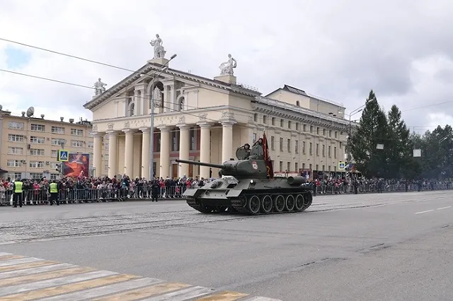 В Нижнем Тагиле празднуют День танкиста и 100-летие отечественного танкостроения