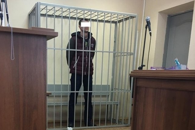 «У меня ничего не получилось»: после поножовщины в здании свердловского суда убийца звонил маме