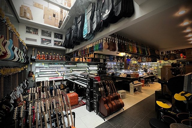 СМИ: Директор магазина Moroz Music Сергей Мороз покончил с собой в Екатеринбурге