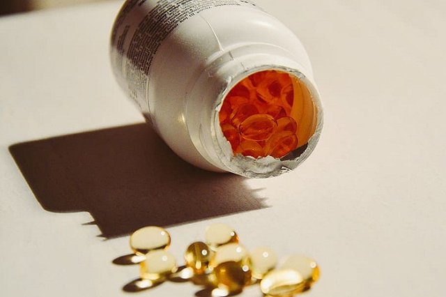 Фармаколог Пироговки дал ответ на вопрос, есть ли смысл в употреблении БАДов