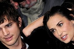 Эштон Катчер и Деми Мур официально развелись