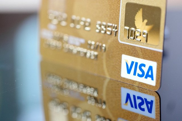 Через 5−7 лет банковские карты исчезнут