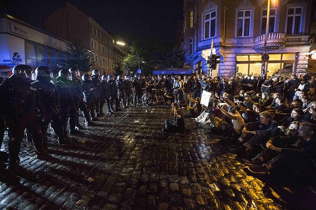 Захарова предрекла появление «руки Кремля» в деле о бесчинствах в Гамбурге