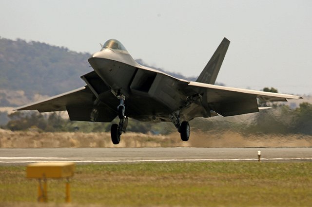 Российские военные похвалили пилотов ВВС США за почтительное сопровождение Ту-95