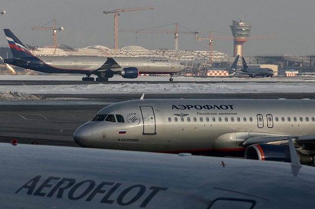 Задержанный за попытку угона самолета мужчина был безработным, жил с матерью